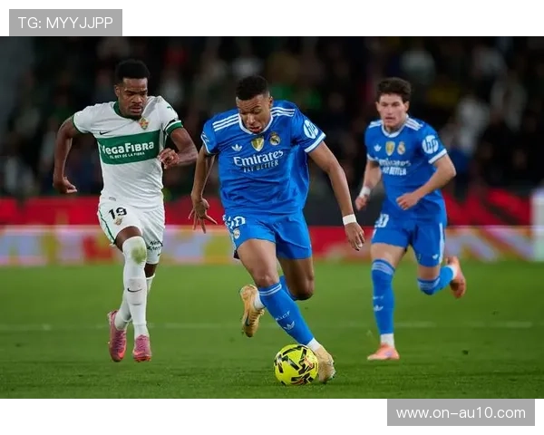 埃尔切2-2逼平塞维利亚，客场防守漏洞屡失领先优势